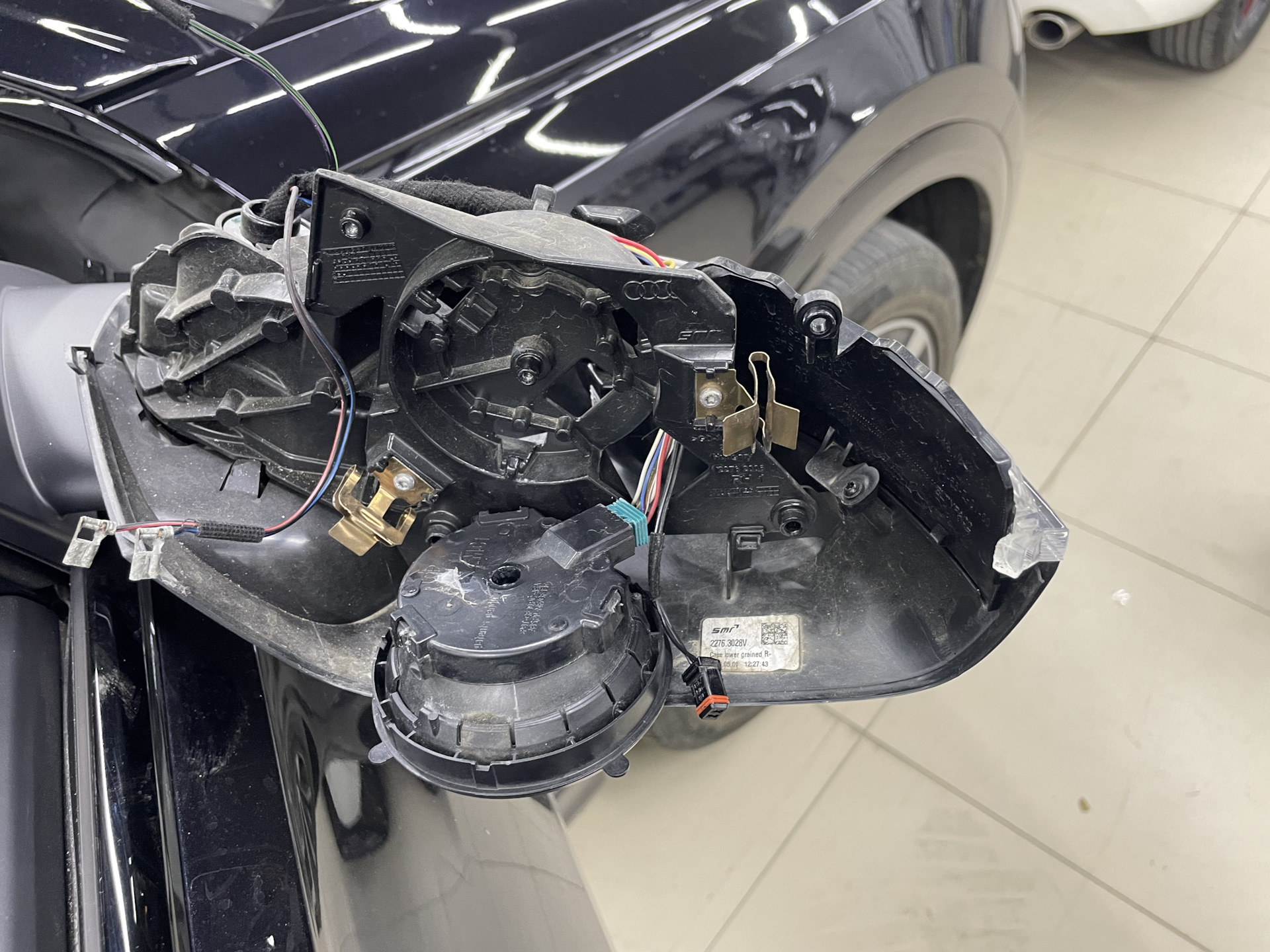 Разбор бокового зеркала заднего вида Audi Q7/Q8/SQ7/SQ8 — Audi Q8, 3 л ...