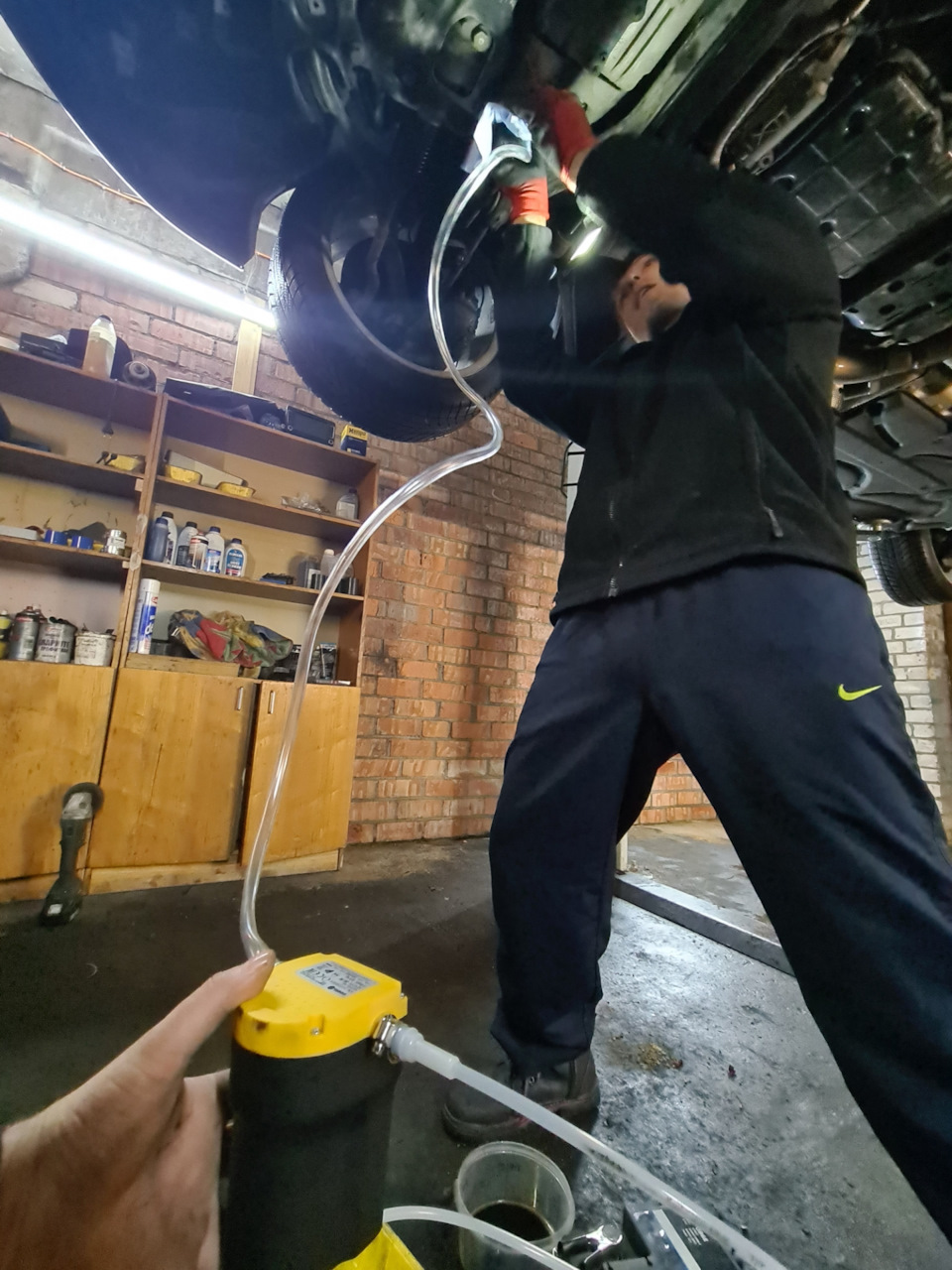 Замена масла в редукторе. — Mercedes-Benz E-Class (W212), 3 л, 2013 ...