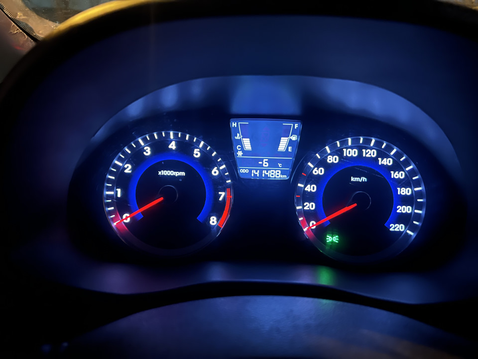 Стрелка тахометра на ноль при заведённом двигателе — Hyundai Accent (4G ...