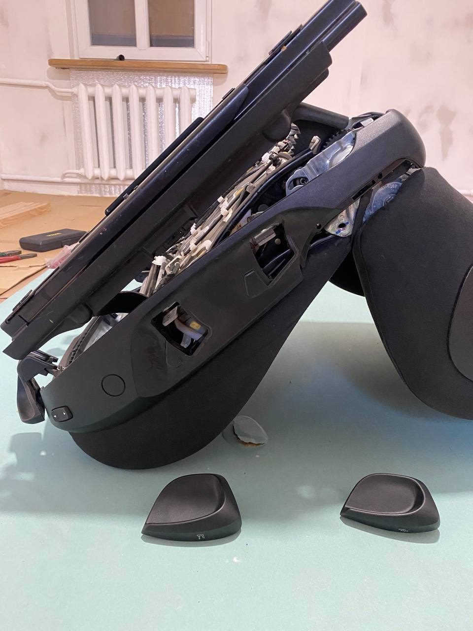 Замена мата присутствия пассажира — BMW 3 series (E90), 2 л, 2007 года ...