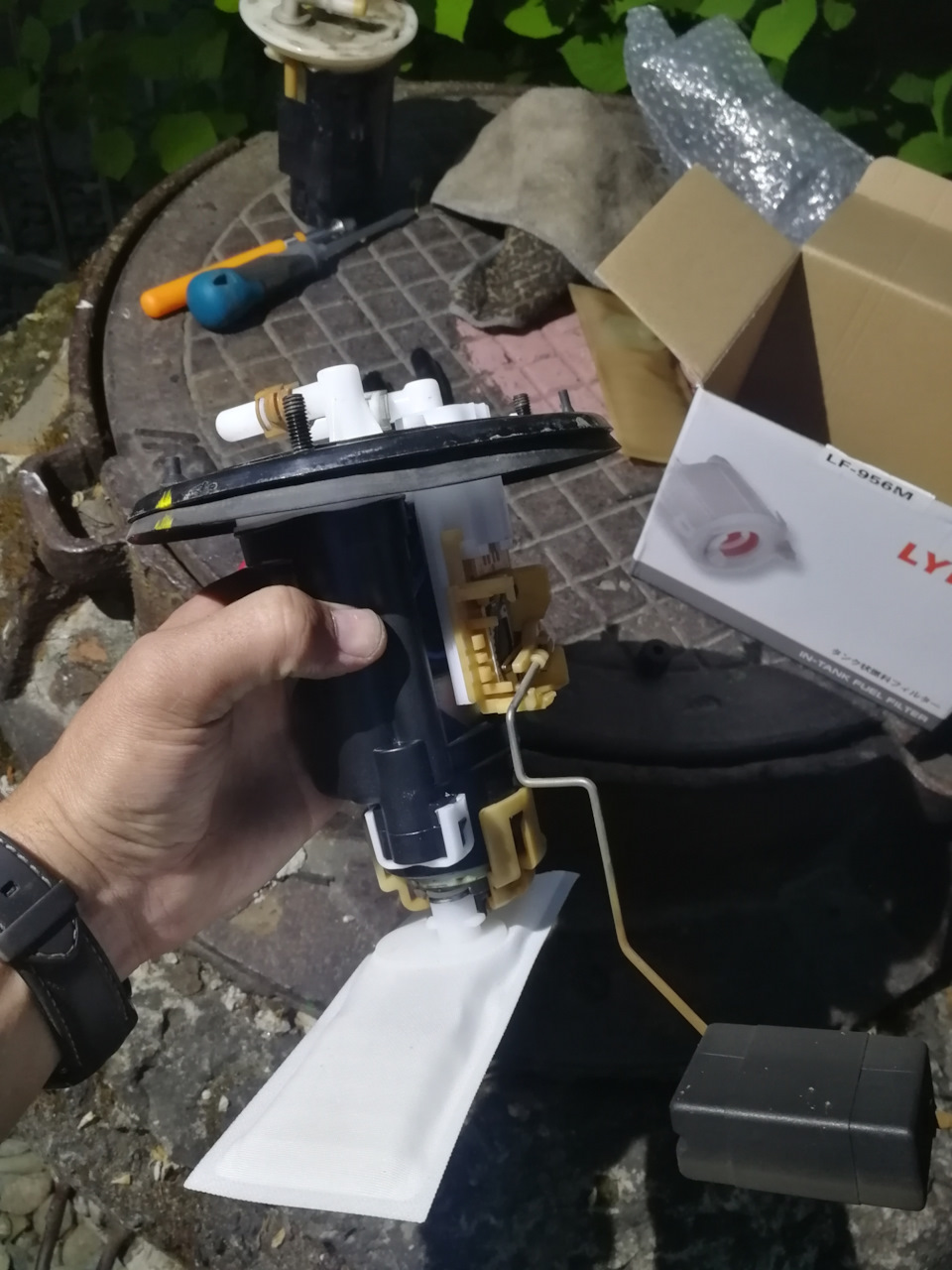 Замена топливного фильтра тонкой и грубой очистки — Honda Odyssey (2G ...