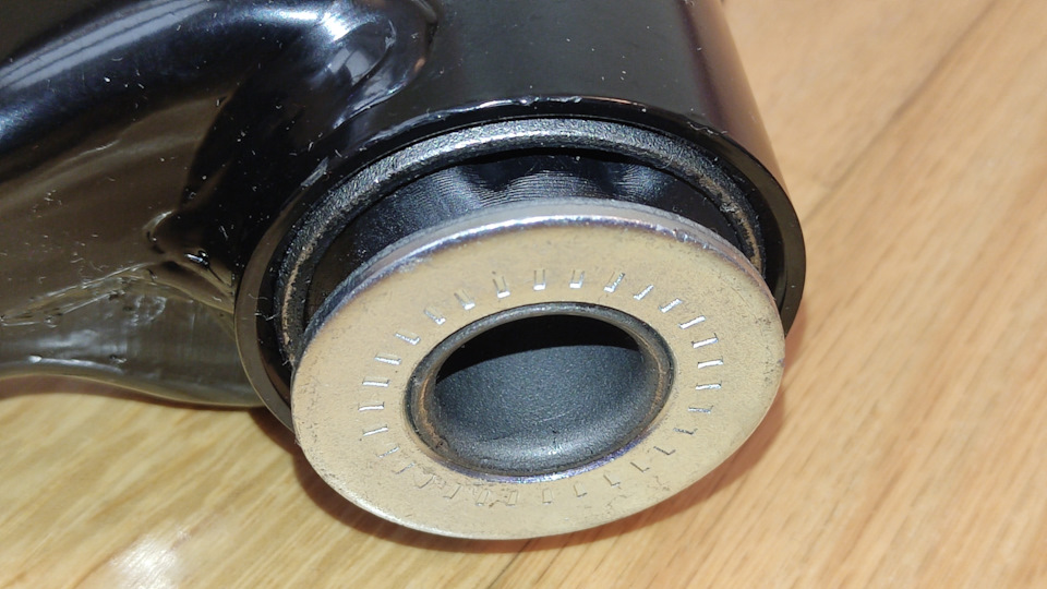 Малый сайлентблок — Toyota Land Cruiser Prado 120-series