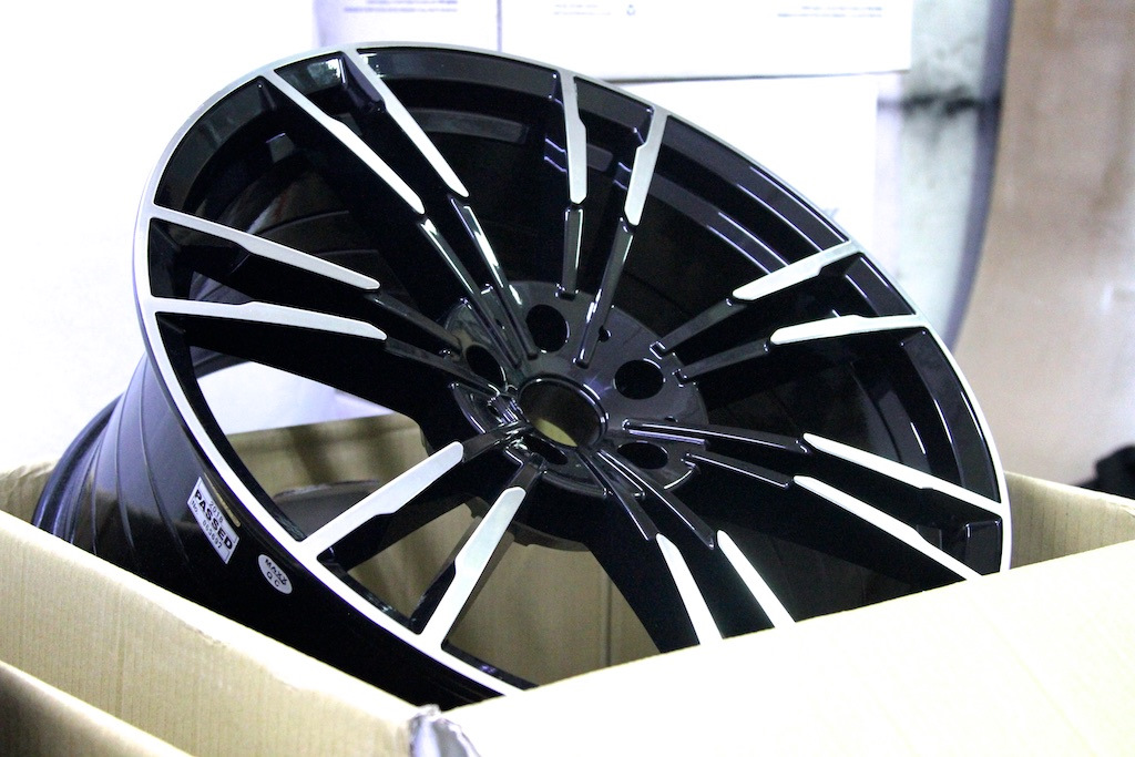 Диски flow forming r19. Диски flow forming r18. Hre диски r22. Диски form. Rotiform 4x100.