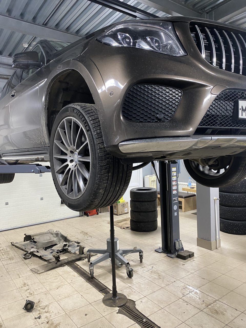 Замена сальника на раздатке — Mercedes-Benz GLS (X166), 3 л, 2016 года ...