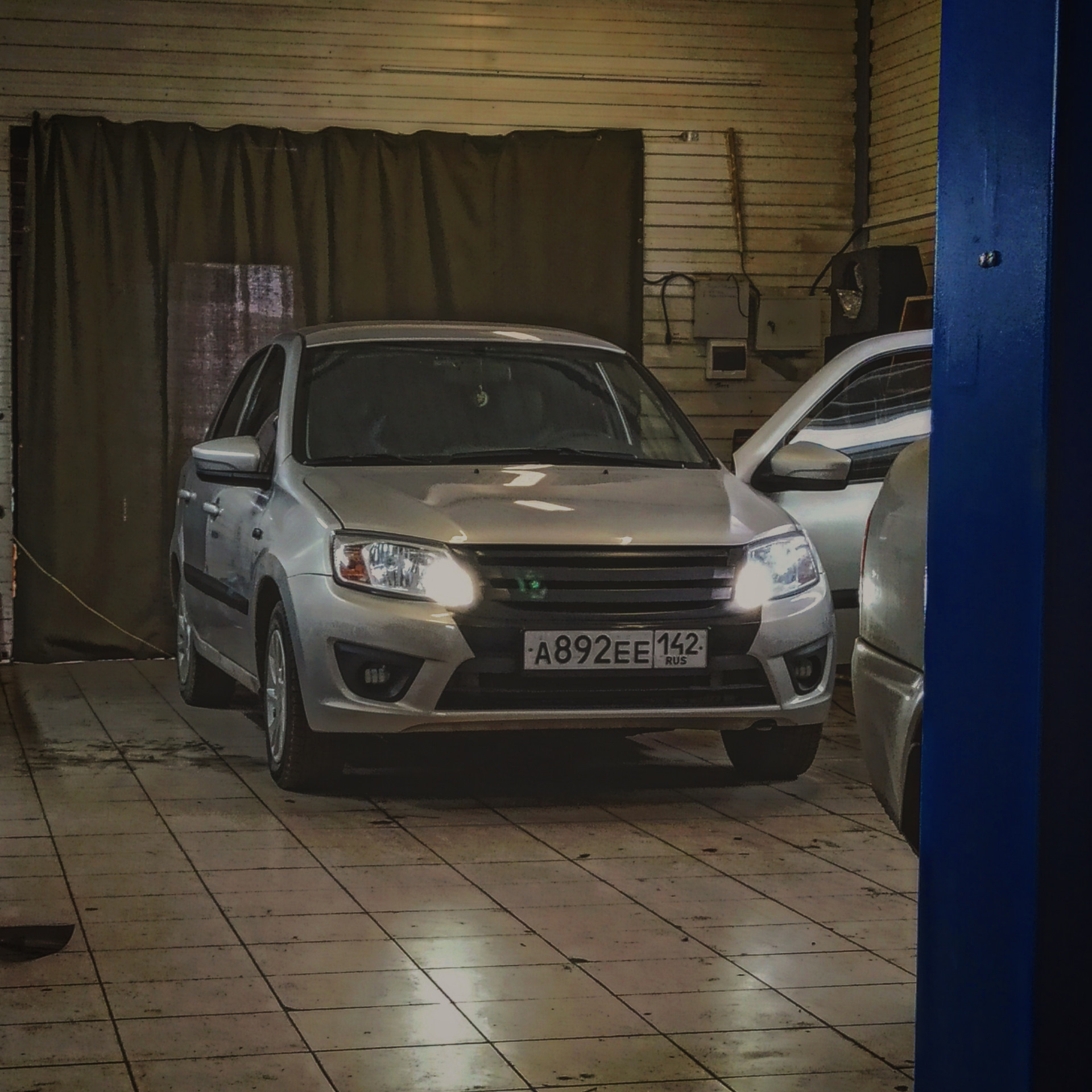 Трос сцепления и 3й комплект колодок🥴 — Lada Гранта лифтбек, 1,6 л ...