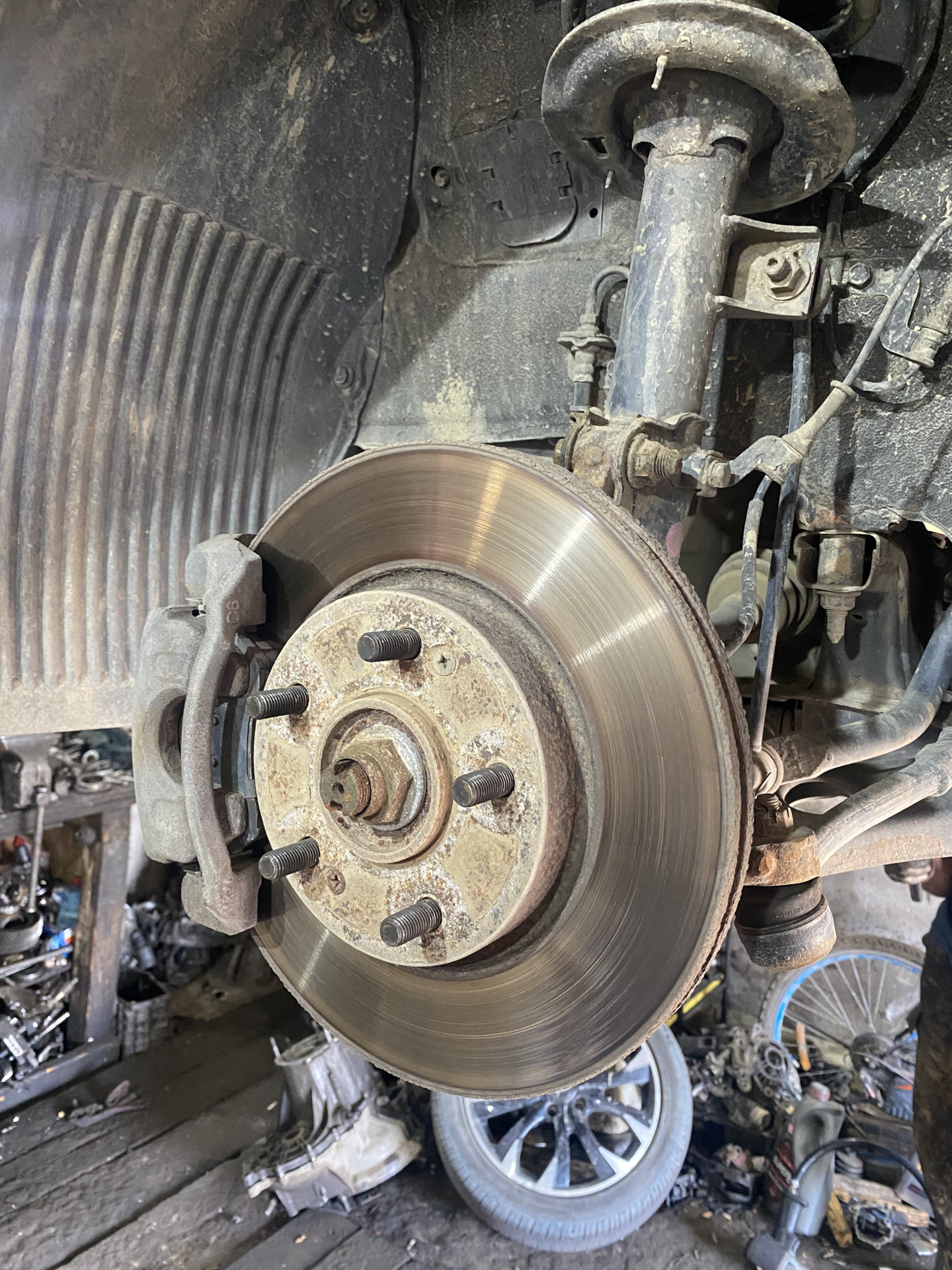 Замена передних тормозных дисков и колодок — KIA Ceed (2G), 1,6 л, 2012 ...