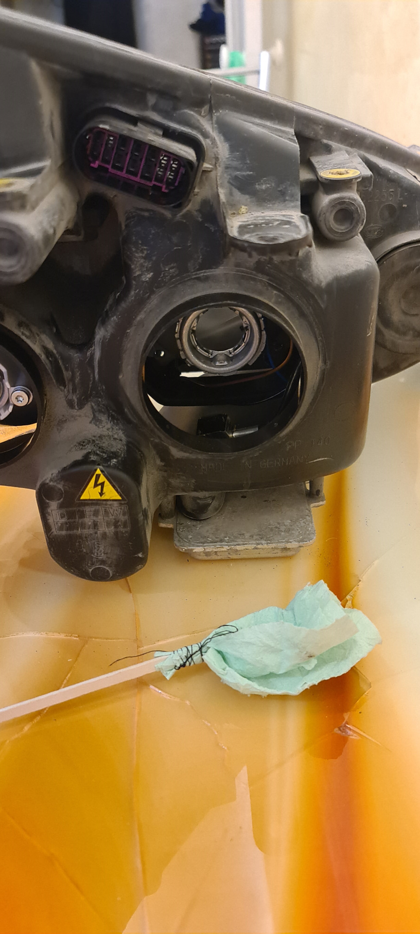 Лампа ближнего света киа рио 4 2018. Какие лампочки стоят в линзованных фарах. Лампы h7 белый свет галоген. Лампы галогеновые ксенон h7. Какие лампочки стоят в линзованных фарах.