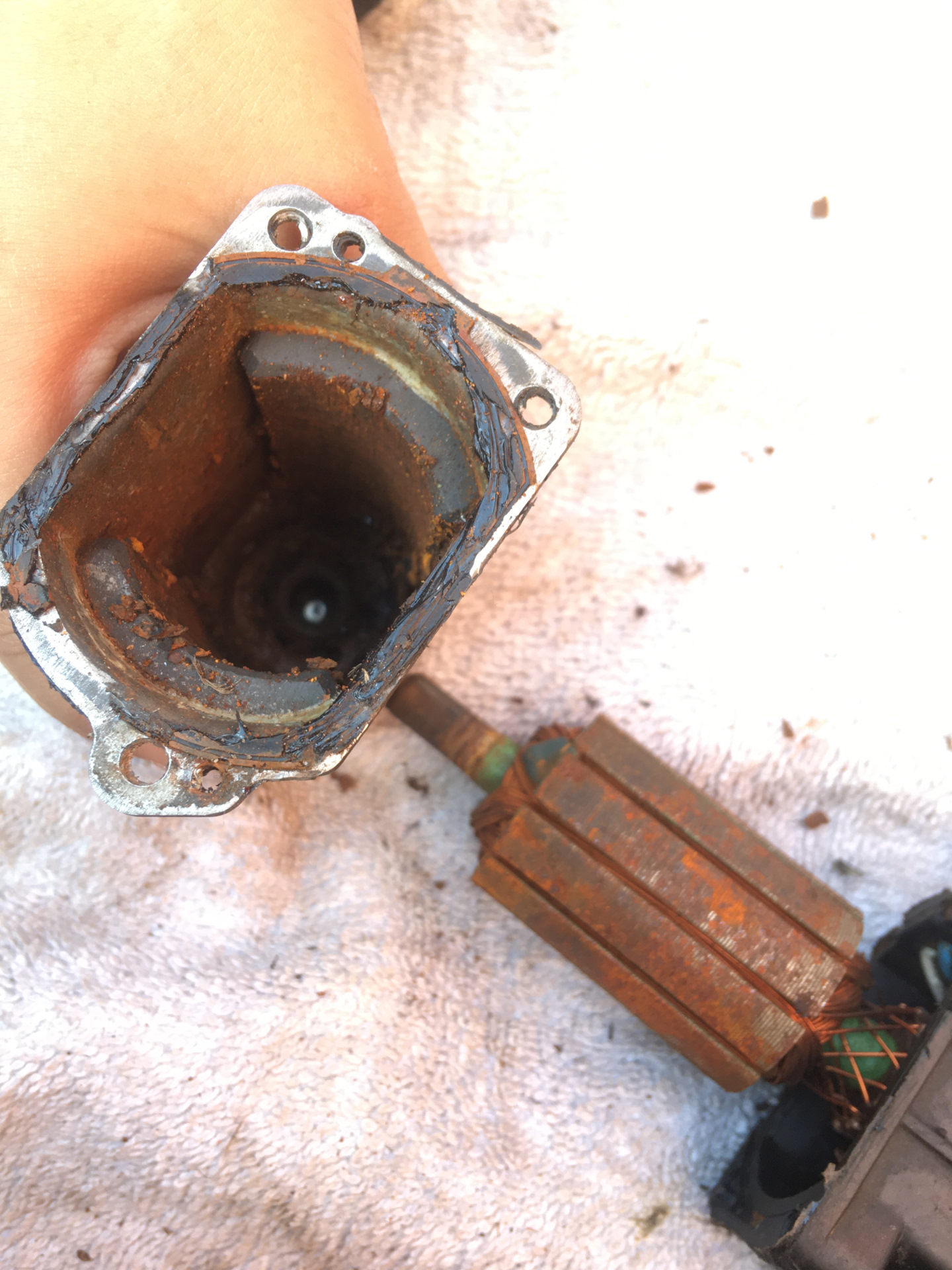 Моторчик стеклоподъемника — Lada Приора хэтчбек, 1,6 л, 2009 года ...