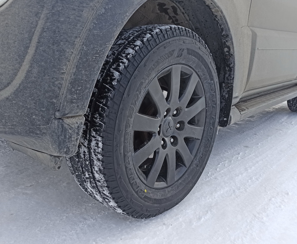 По снежной дороге никаких проблем — Mitsubishi Pajero (4G)