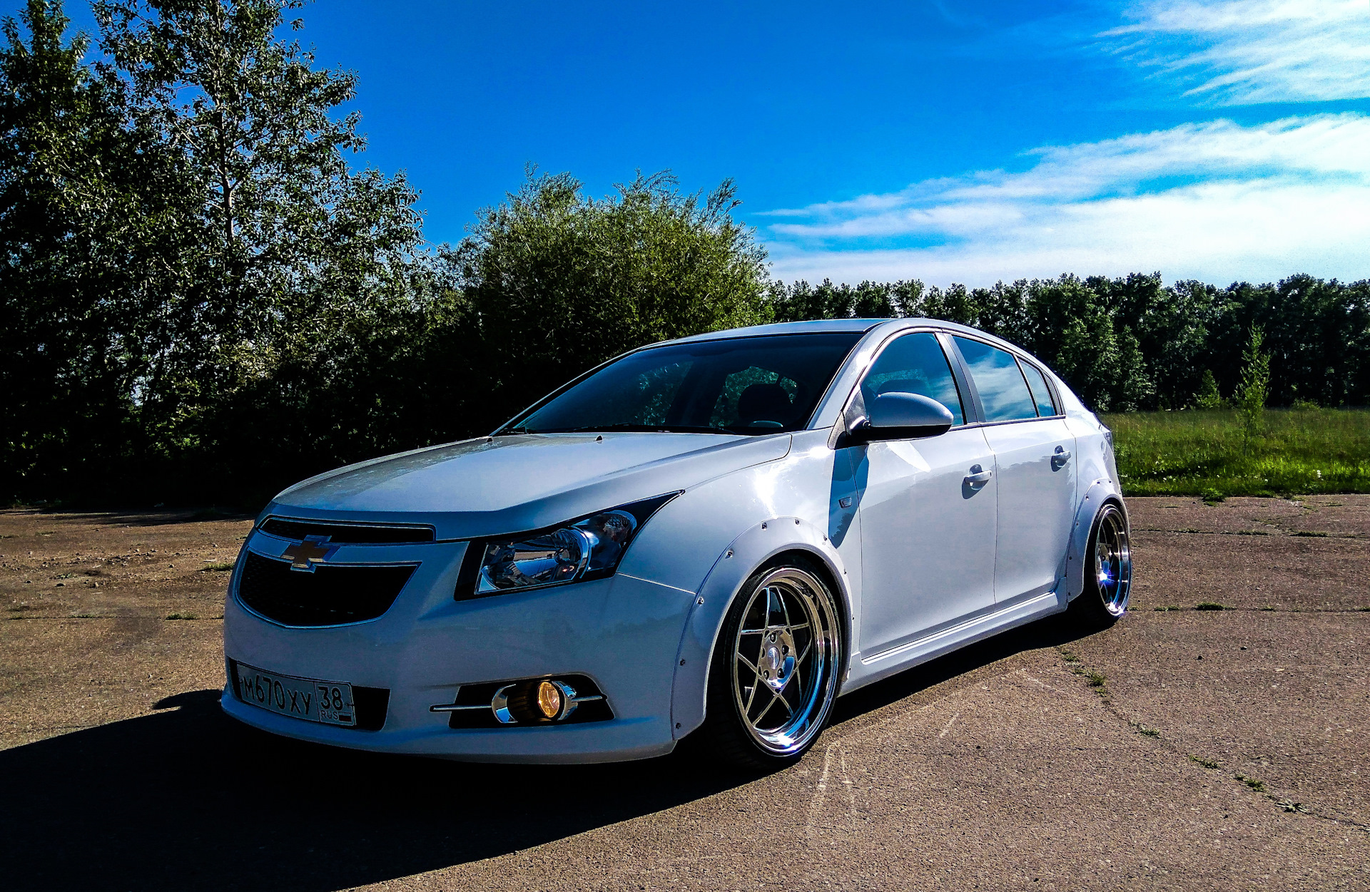 Тюнинг шевроле круз. Chevrolet Cruze 2013 stance. Chevrolet Cruze stance. Шевроле Круз stance. Chevrolet Cruze Tuning.