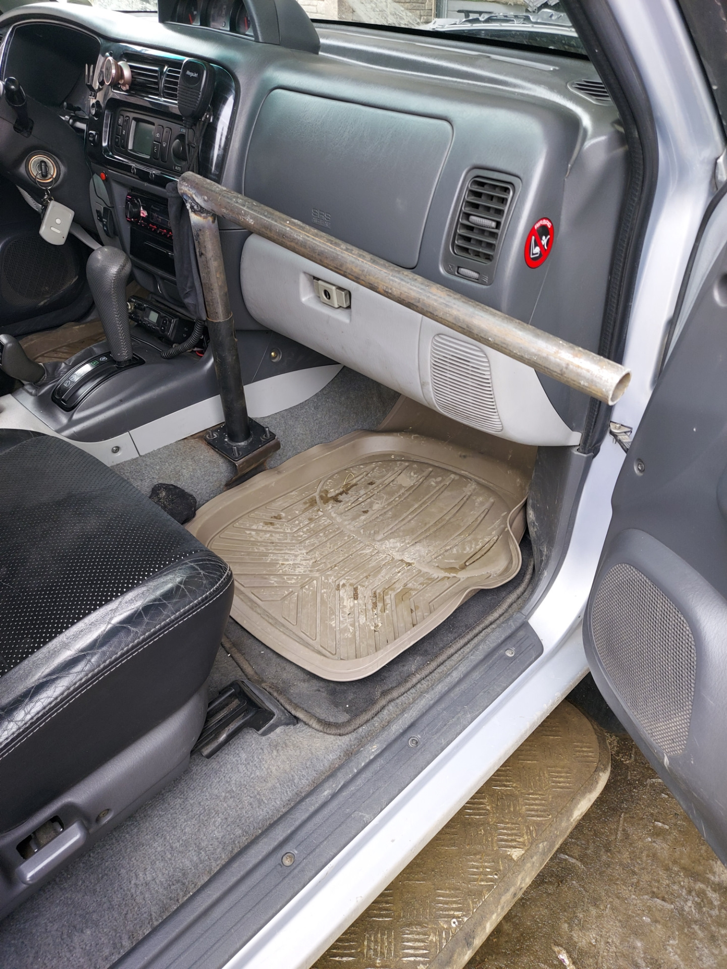 Стойка навигации — Mitsubishi Pajero Sport (1G), 3 л., 2005 года ...