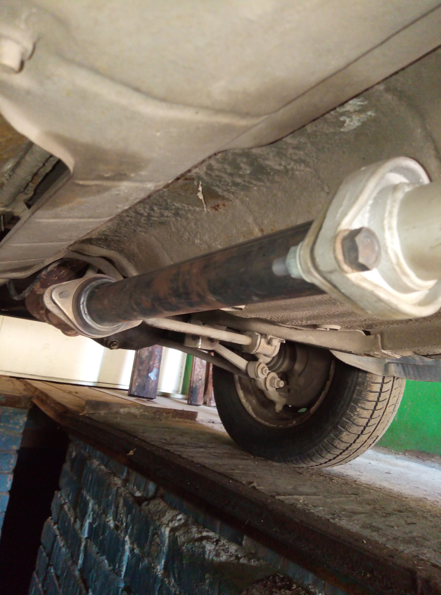 Вместо глушителя поставить трубу