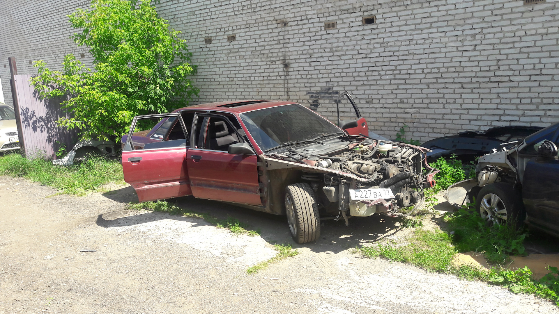 Полная покраска. Часть 3. Продолжение разбора перед покраской. Установка на  стапель. Восстановление геометрии передней части кузова. — Audi 100 (C3),  2,2 л, 1990 года | кузовной ремонт | DRIVE2