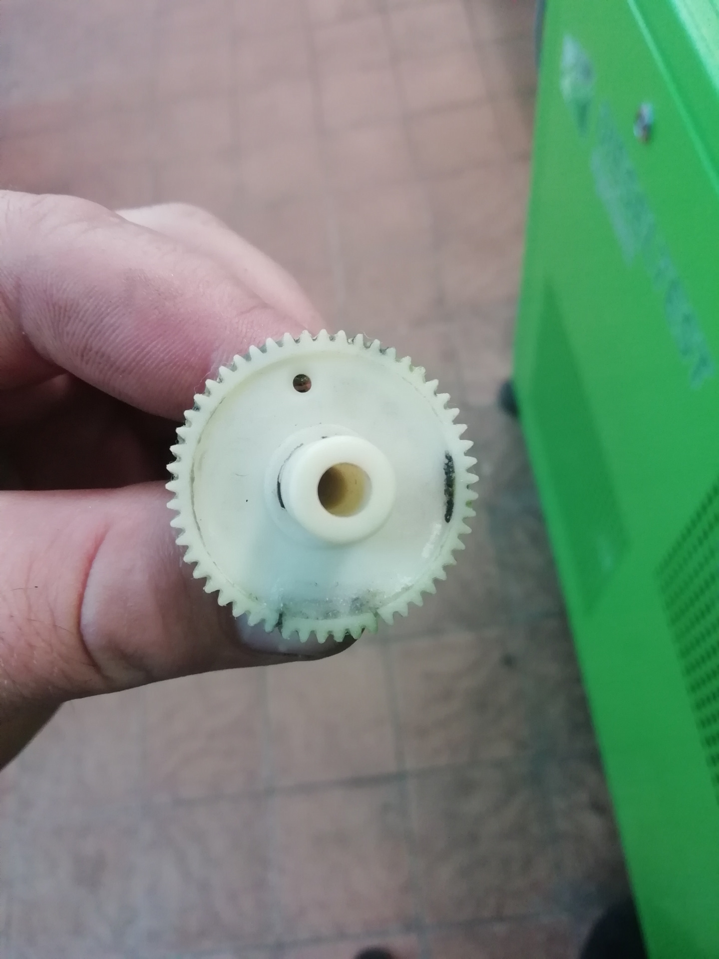 шестерни моторчиков. шестерня мотора стеклоочистителя ваз 21213. шестерня моторчика люка e36. шестерня мотора стеклоподъемника ваз 2170. ваз 21214 шестерня привода дворников.