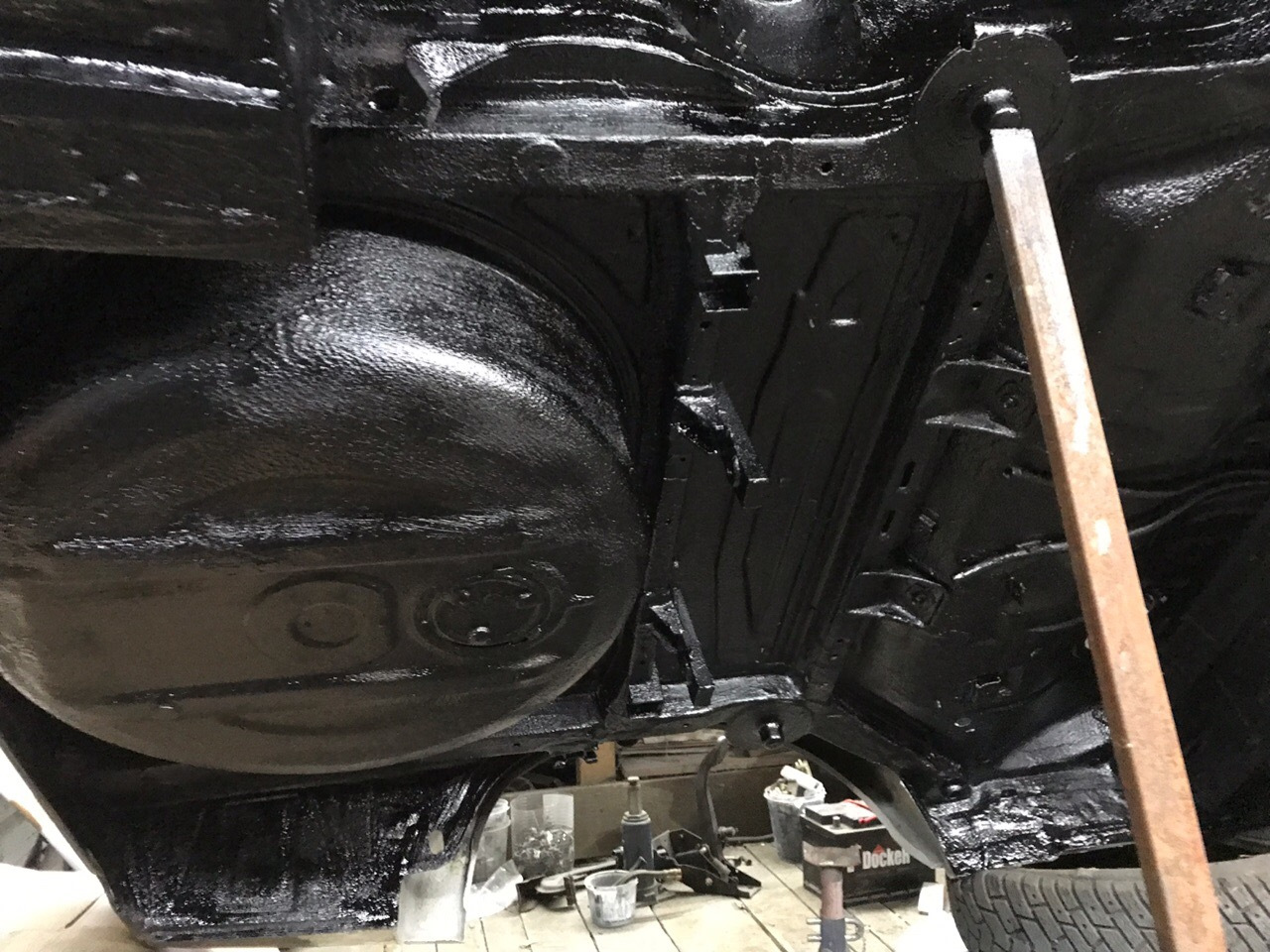 Серый антикор для днища. Текстура днища автомобиля. Боди обработка днища. Лазерная обработка днища автомобиля. Лазерная обработка днища автомобиля.