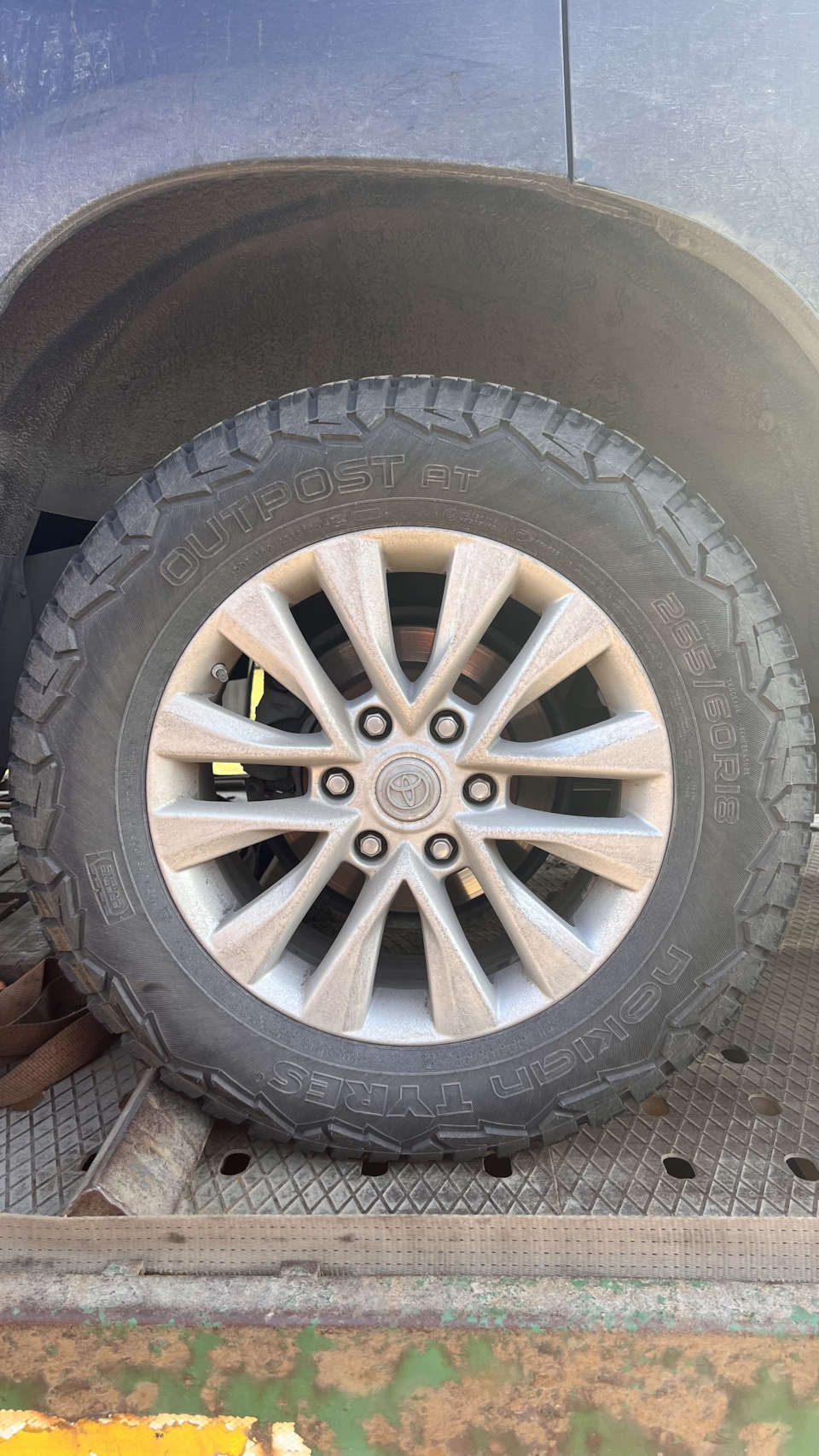 Порвал!💔 Nokian Tyres Outpost AT 265/60 R18 — Toyota Land Cruiser Prado  150-series, 2,8 л, 2016 года | шины | DRIVE2