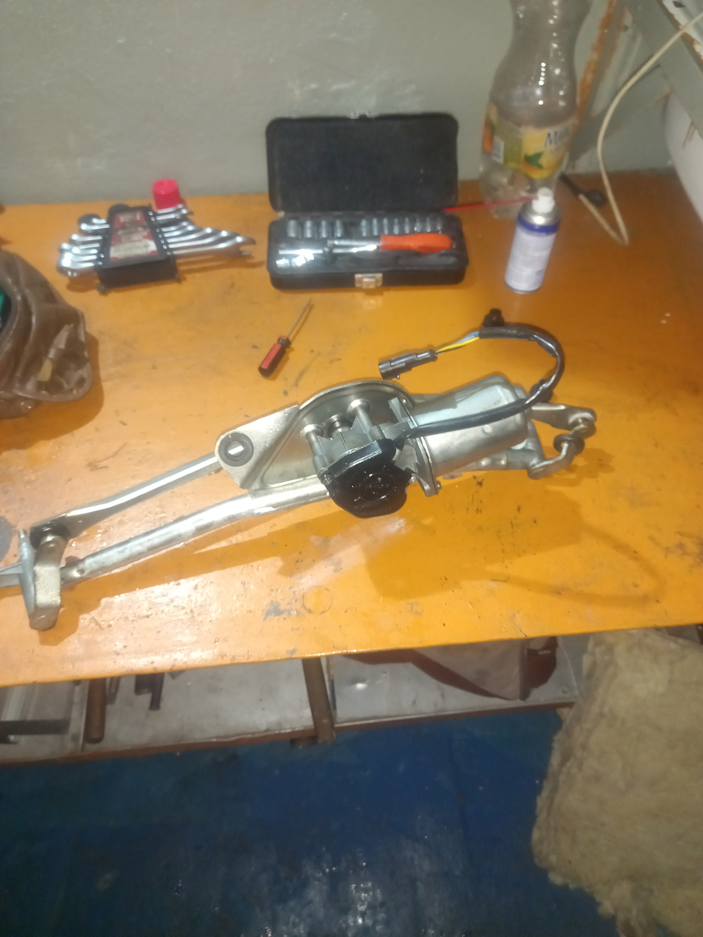 Трапеция дворников — Lada Калина седан, 1,6 л, 2010 года | своими ...