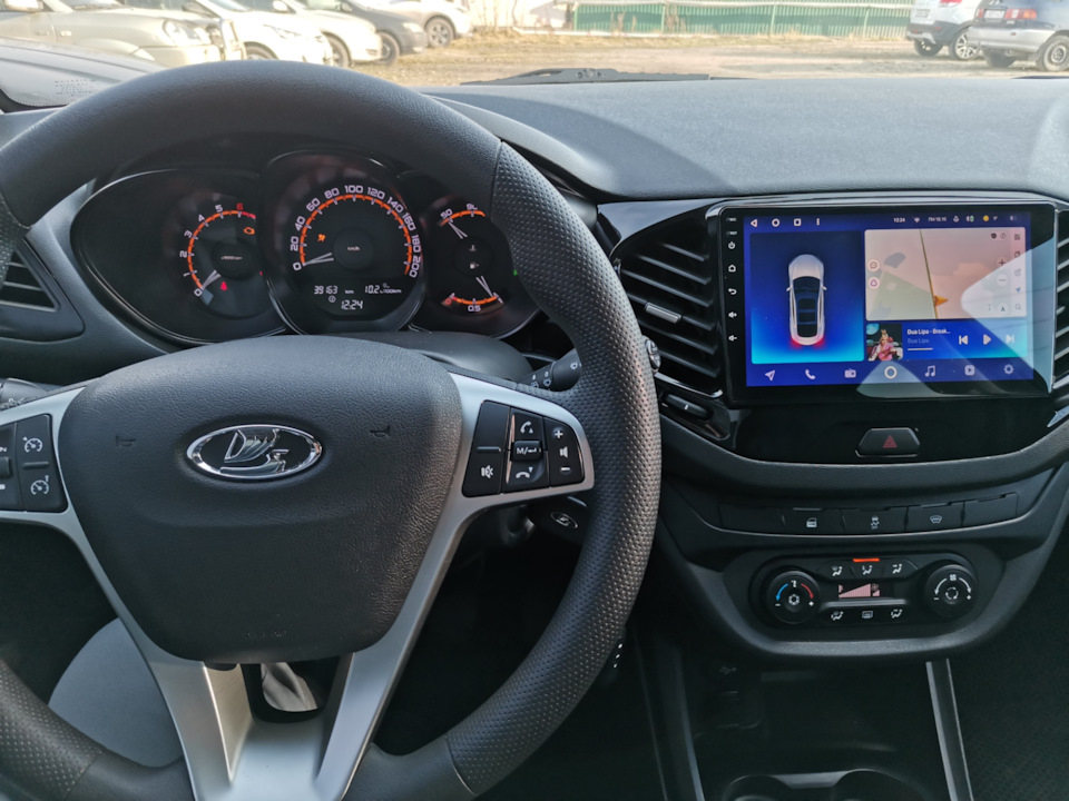 С тиайсом — Lada Vesta (1G)