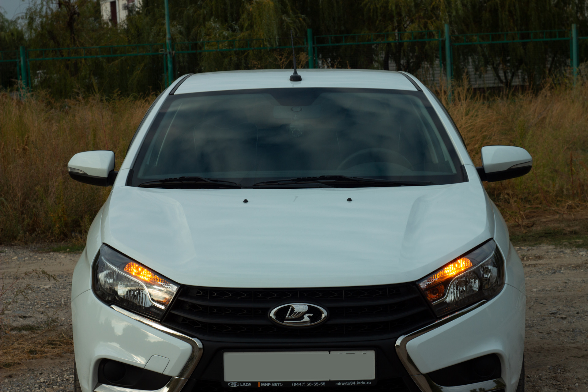 Белые Дхо Лада Веста Купить