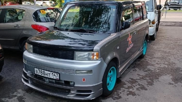 Scion xB “Mr. Krabs”