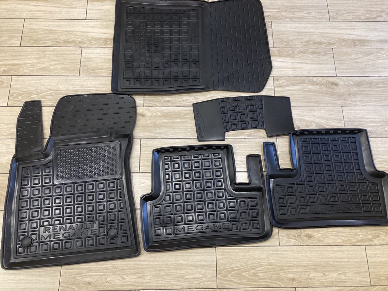 Полиуретановые коврики — Renault Megane IV, 1,5 л, 2018 года ...