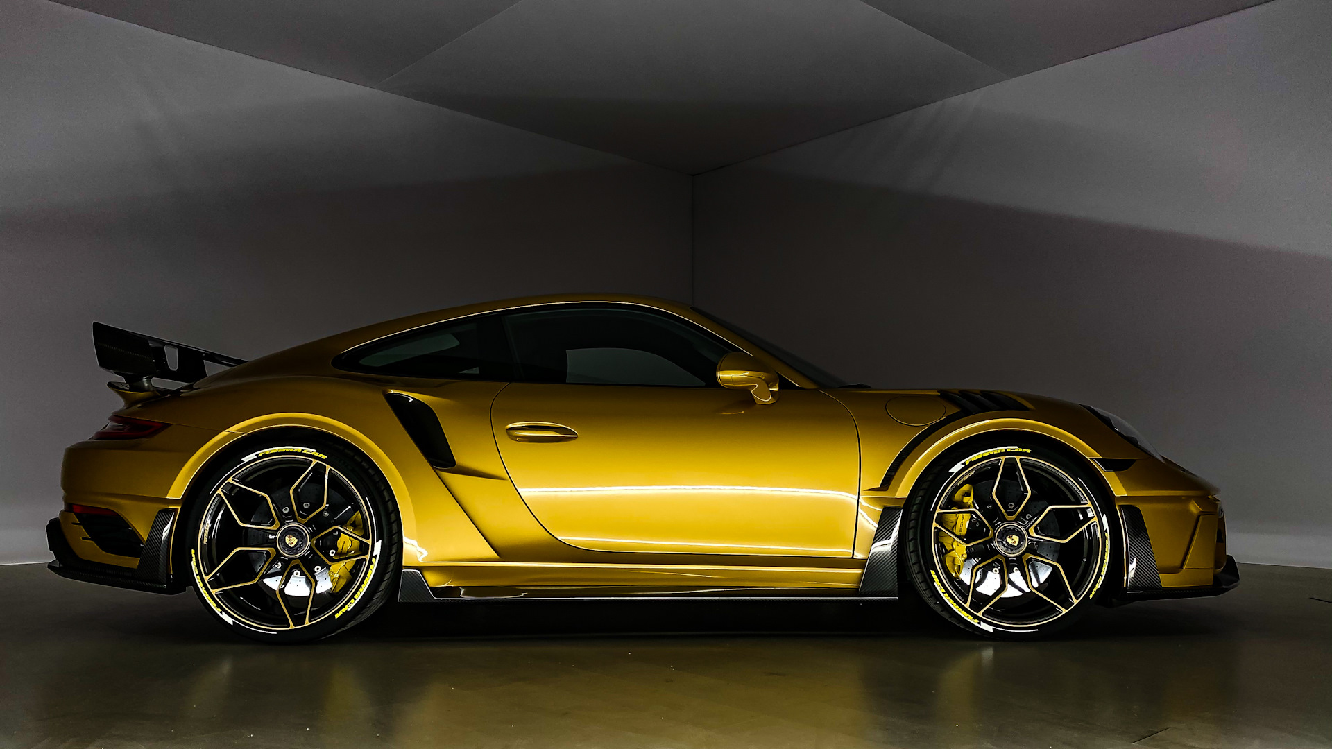 Новый облик. Porsche 911 Gold. Porsche 911 Turbo s Моргенштерн. Porsche 911 Venom Gold Edition. Porsche 911 Turbo s Venom.