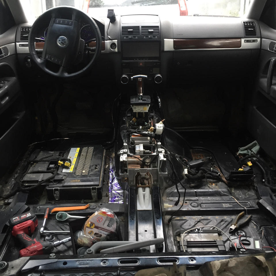 Сборка салона. — Volkswagen Touareg (1G), 3,2 л, 2003 года | своими ...