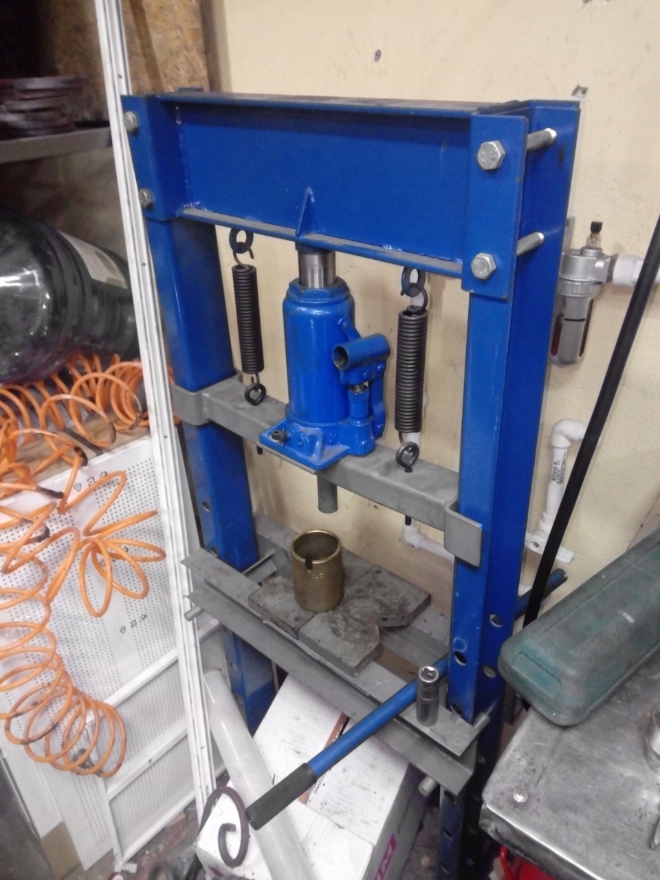 Замена сайлентблоков задней подвески — KIA Sportage (2G), 2 л, 2008 ...