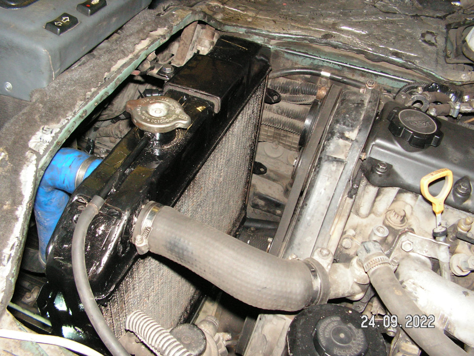 Установил основной радиатор. — Самодельный микроавтобус  ГЛОРИЯ