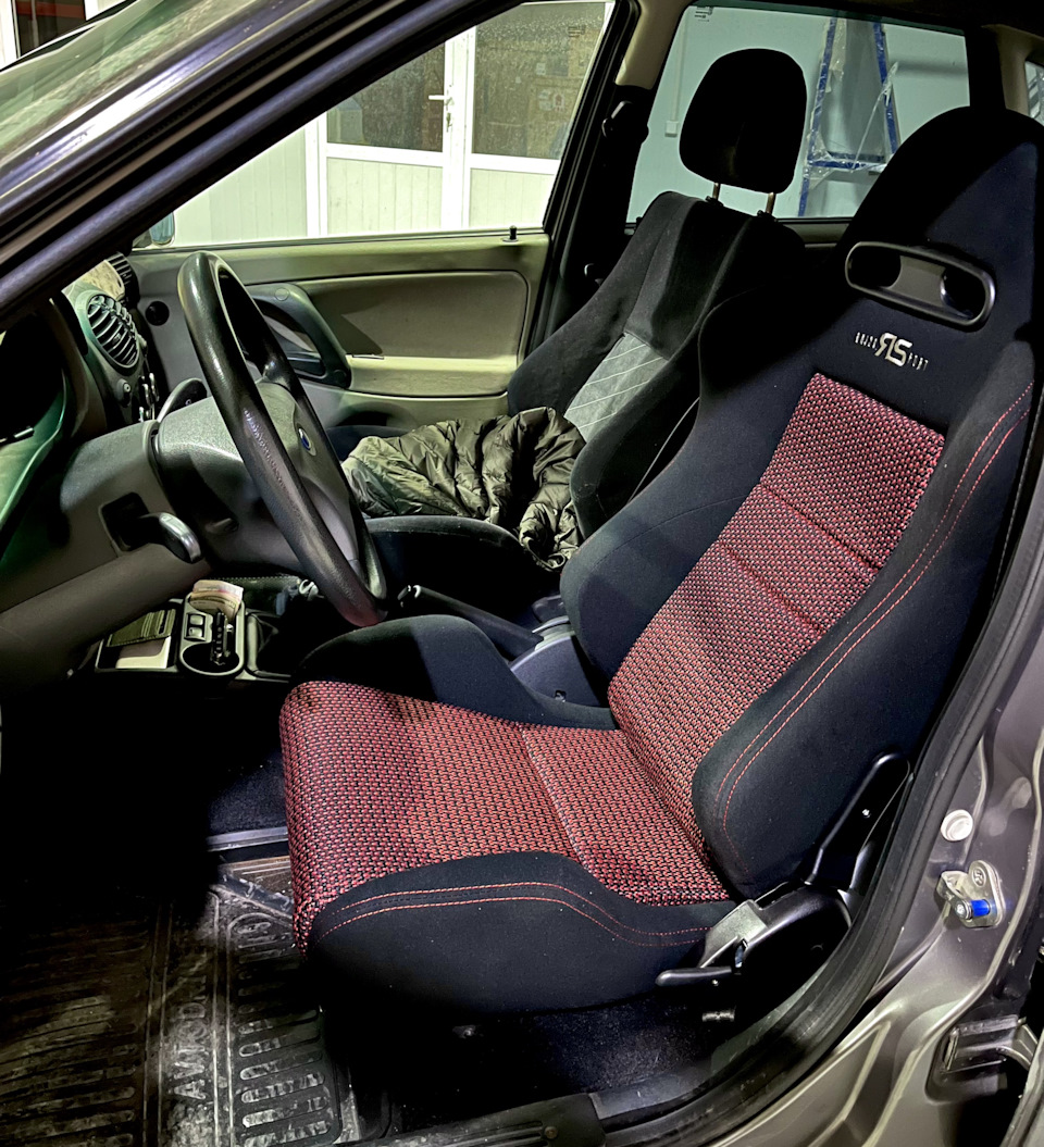 Примерка китайских сидений Recaro SR3 — Lada Калина хэтчбек, 1,4 л, 2008  года | тюнинг | DRIVE2