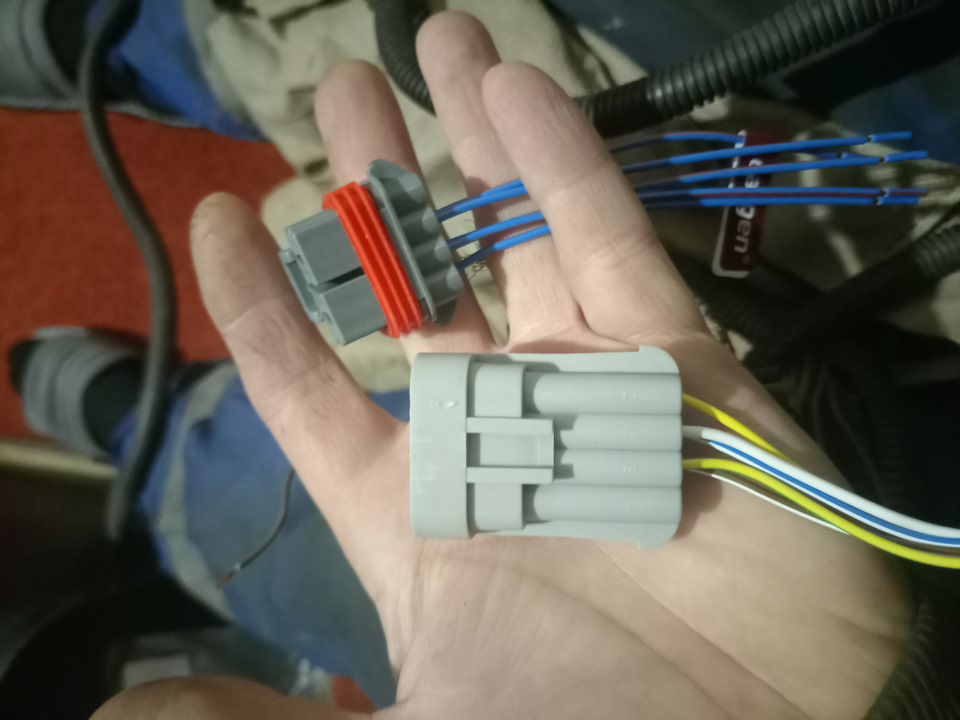 Купил разъем для косы форсунок, чтобы не резать проводку, и в случае чего все быстро вернуть в сток — Lada 2120 Надежда