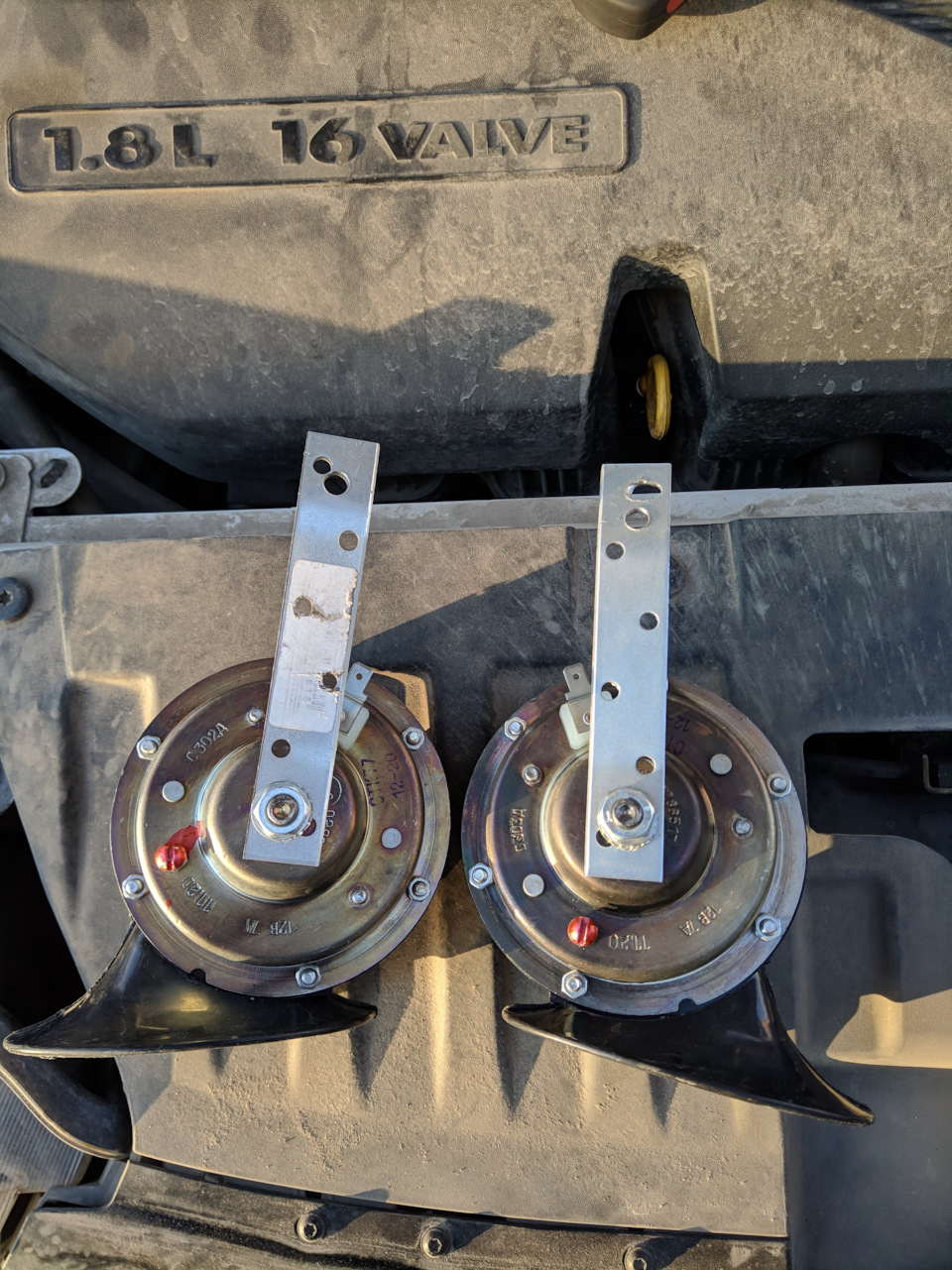 Прикрепленные пластины к сигналам — Lada Vesta SW Cross (1G)