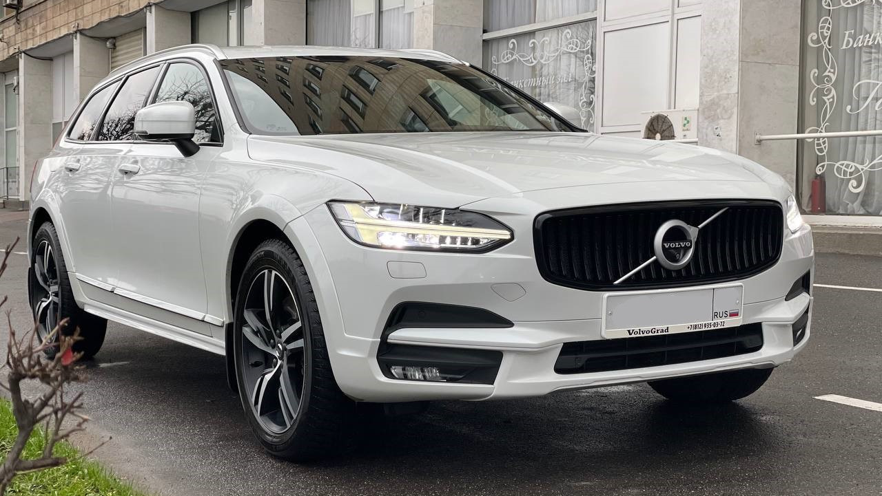 Volvo V90 Cross Country 2.0 бензиновый 2018 | Белая жемчужина на DRIVE2