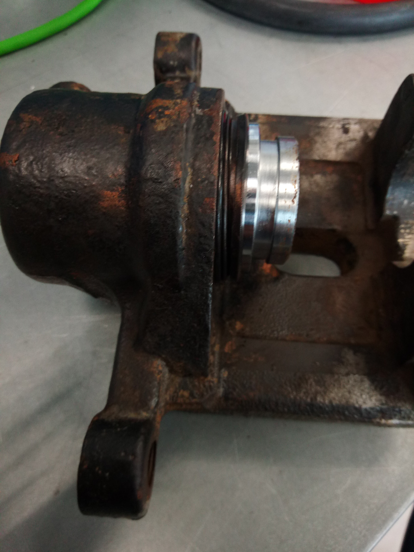 Заклинило тормозной поршень — Mitsubishi Pajero Sport (2G), 2,5 л, 2012 ...