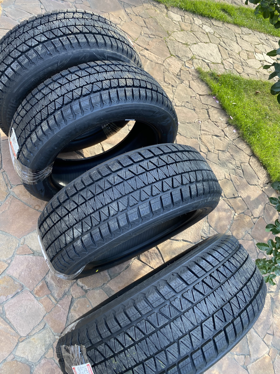 Зимняя резина Bridgestone Blizzak DM V3 235/55 R19 — Volvo XC90 (2G), 2 ...