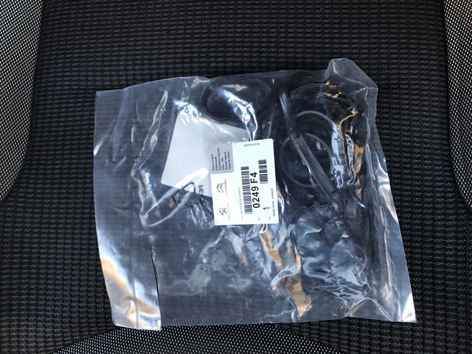 Замена прокладки клапанной крышки — Peugeot 308 (1G), 1,6 л, 2009 года ...