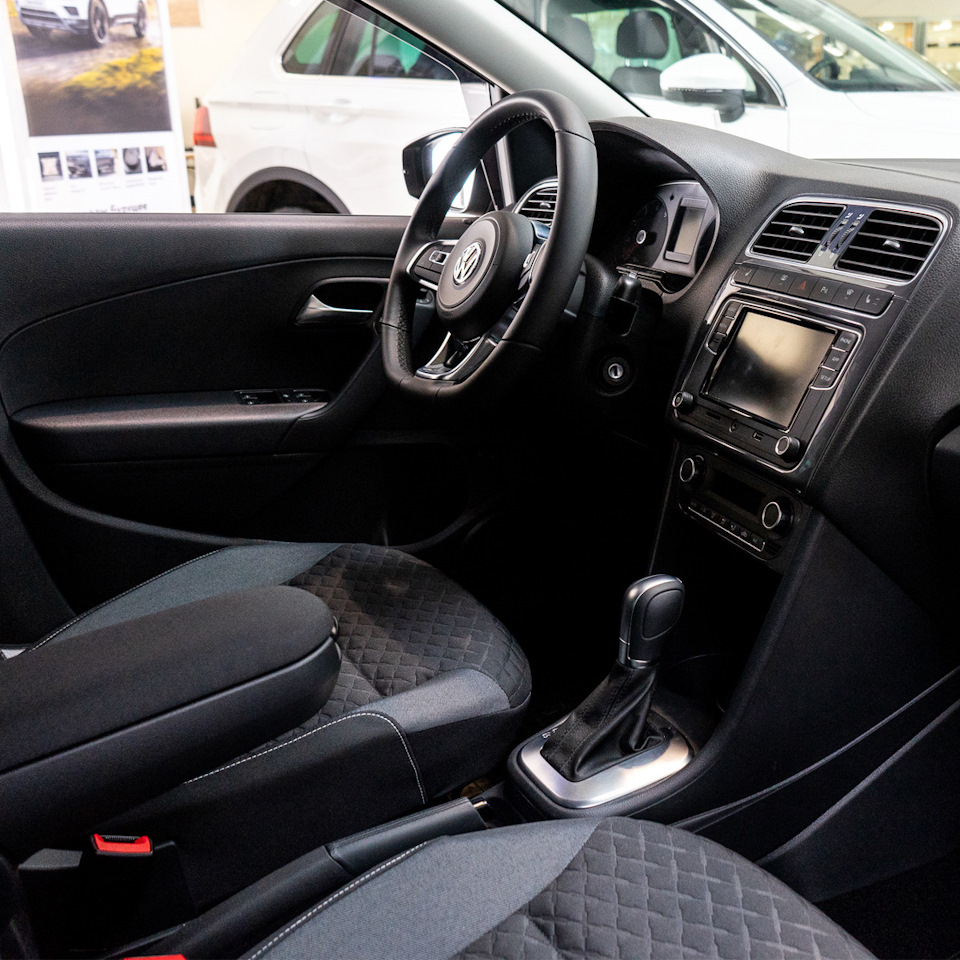 В Volkswagen Polo установлена магнитола нового поколения – R340 ...