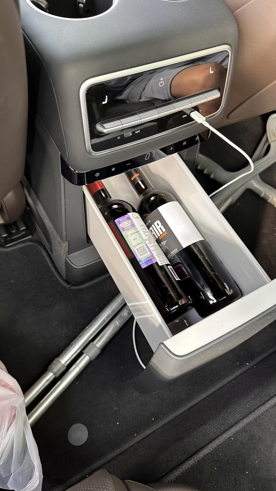 Идеальный размер холодильника — Li Auto Li L9, 1,5 л, 2022 года ...
