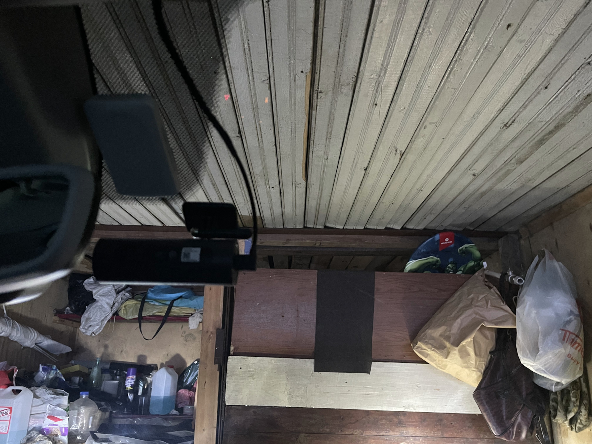 То, что должно было быть с завода и скрытое подключение ...