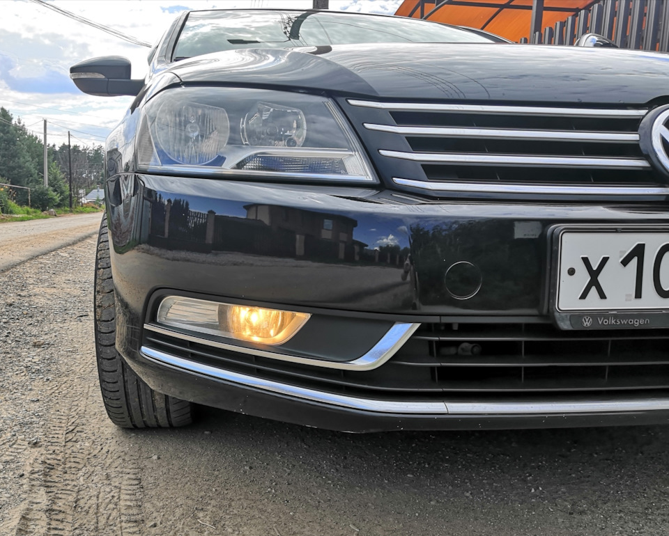 Замена ламп ходовых огней. — Volkswagen Passat B7, 1,8 л, 2012 года ...