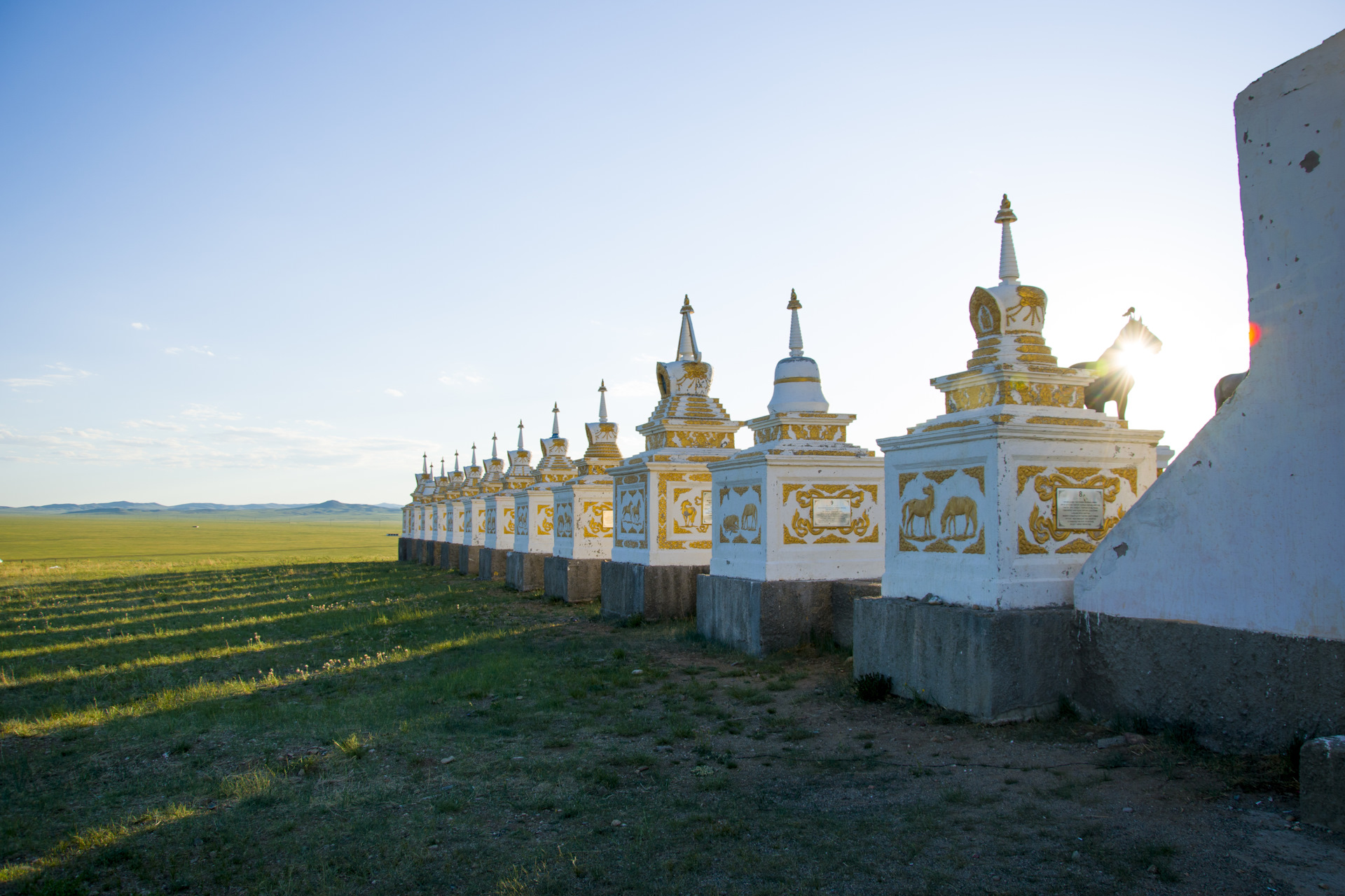 Арвайхээр. Арвайхээр Монголия. Кладбище лошадей в Монголии. Кладбище. Монголия Арвайхээр кирпичный завод 1981 г..