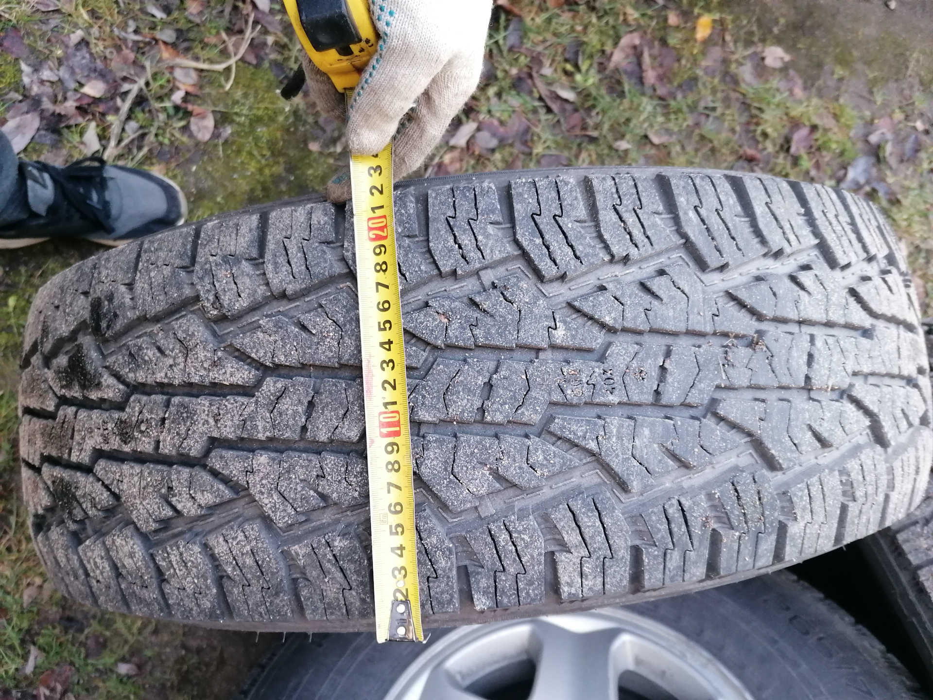 Hankook 265 75 r16. Nokian Rotiiva at. Резина Нокиан 265.75.16. Пробег шин 175/75 r16.