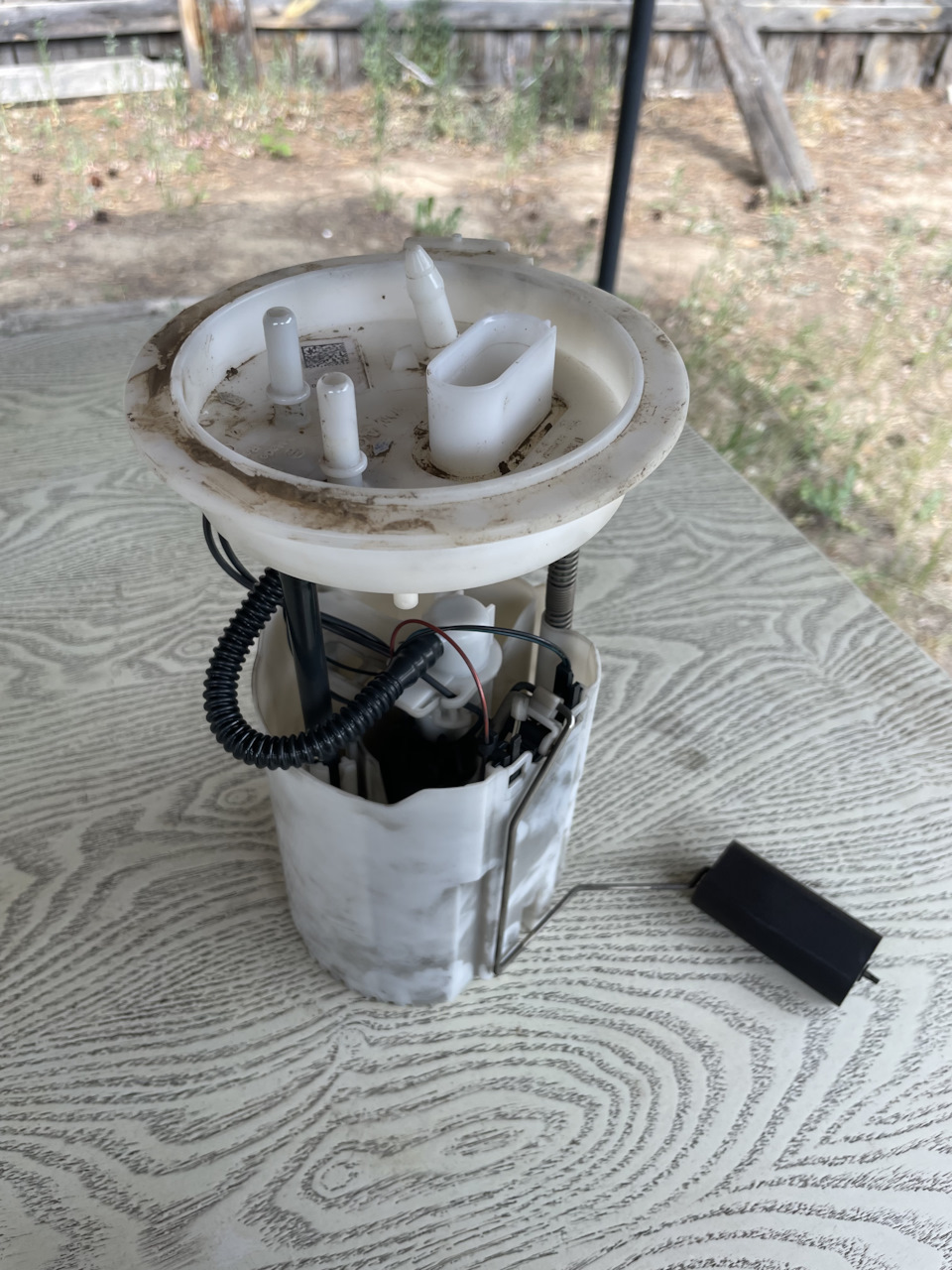 Чистка сетки бензонасоса — Volkswagen Golf Mk6, 1,6 л, 2011 года ...