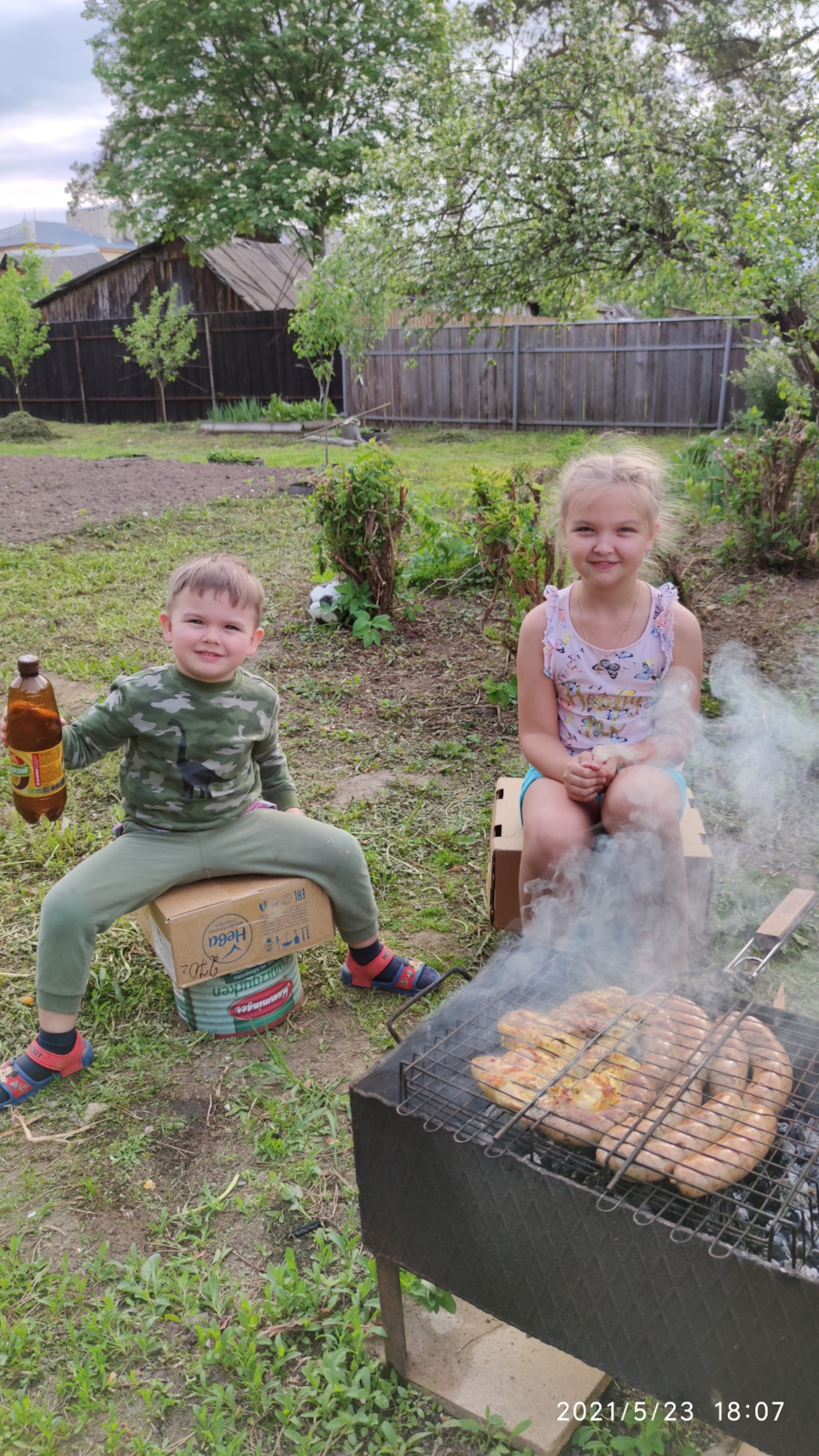 Фотография «Дети👧🧒 в ожидании вкусняшки 🥩🍗»