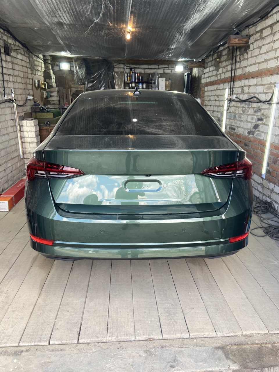 Убрал шильдики с крышки багажника — Skoda Octavia A8 Mk4, 1,4 л, 2020 ...