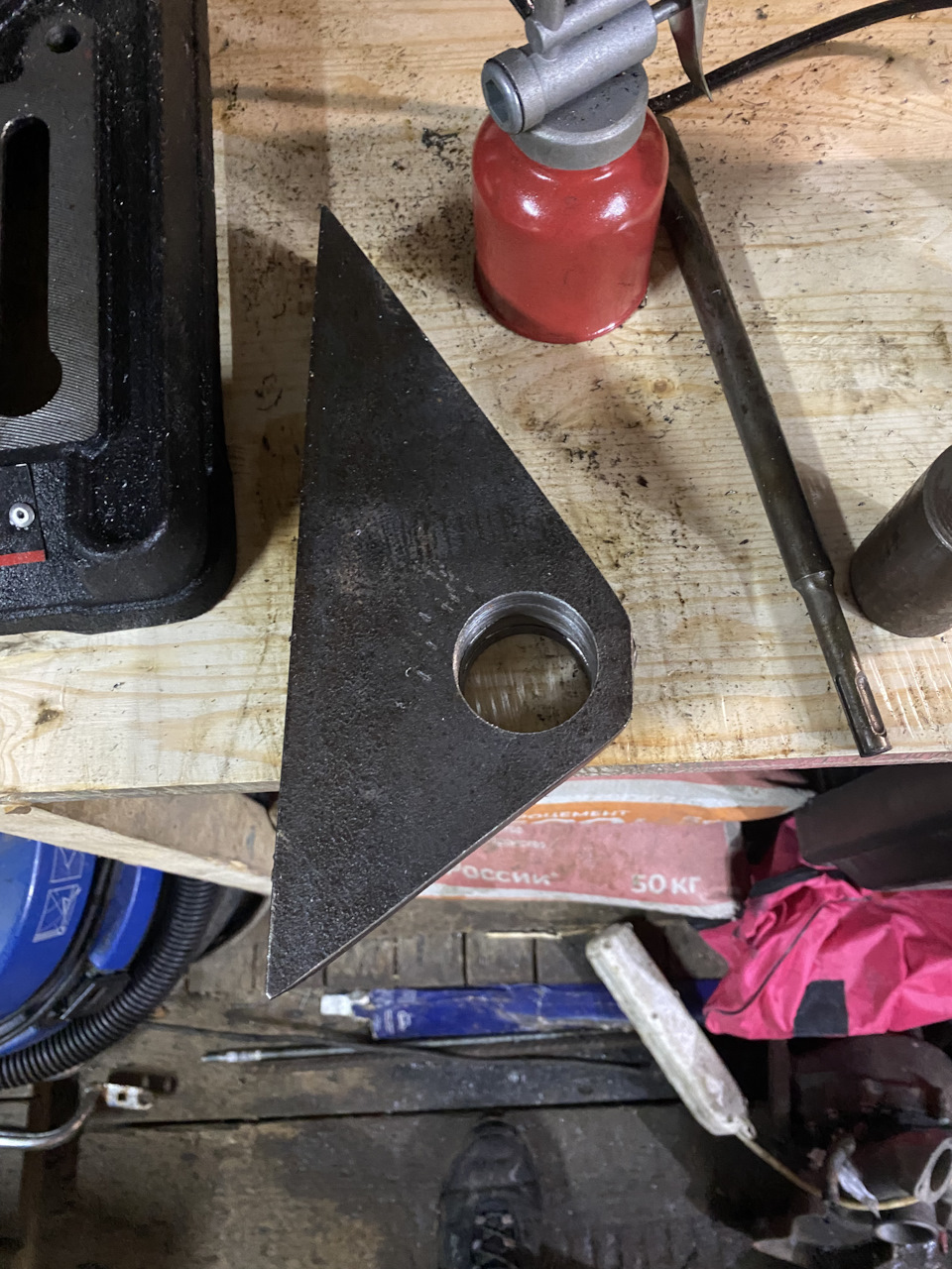 Просверленное отверстие под палец диаметром 40мм — Mitsubishi fuso canter