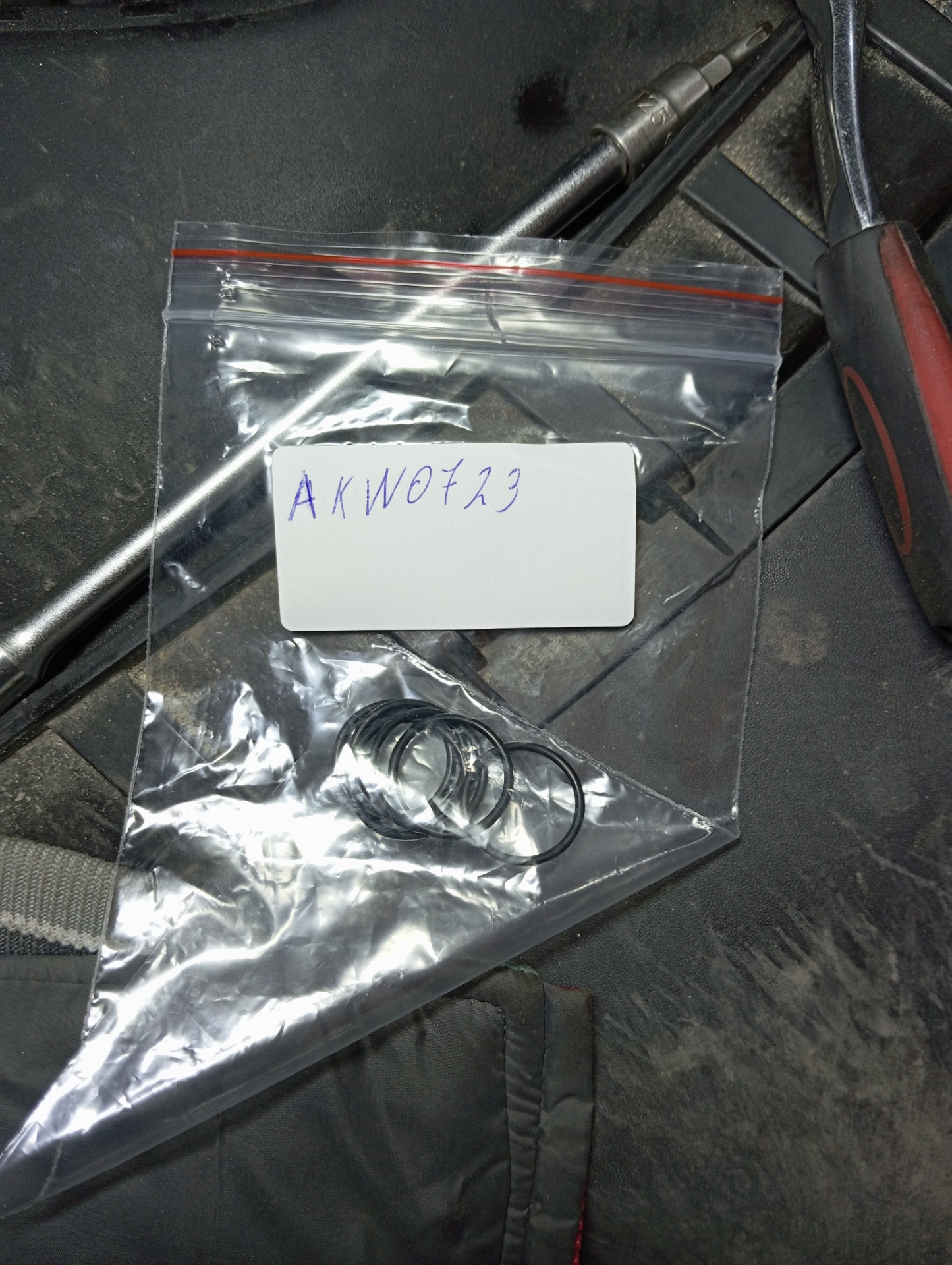Устранение запотевания клапанов Valve lift — Audi A6 (C7), 2 л, 2013 ...