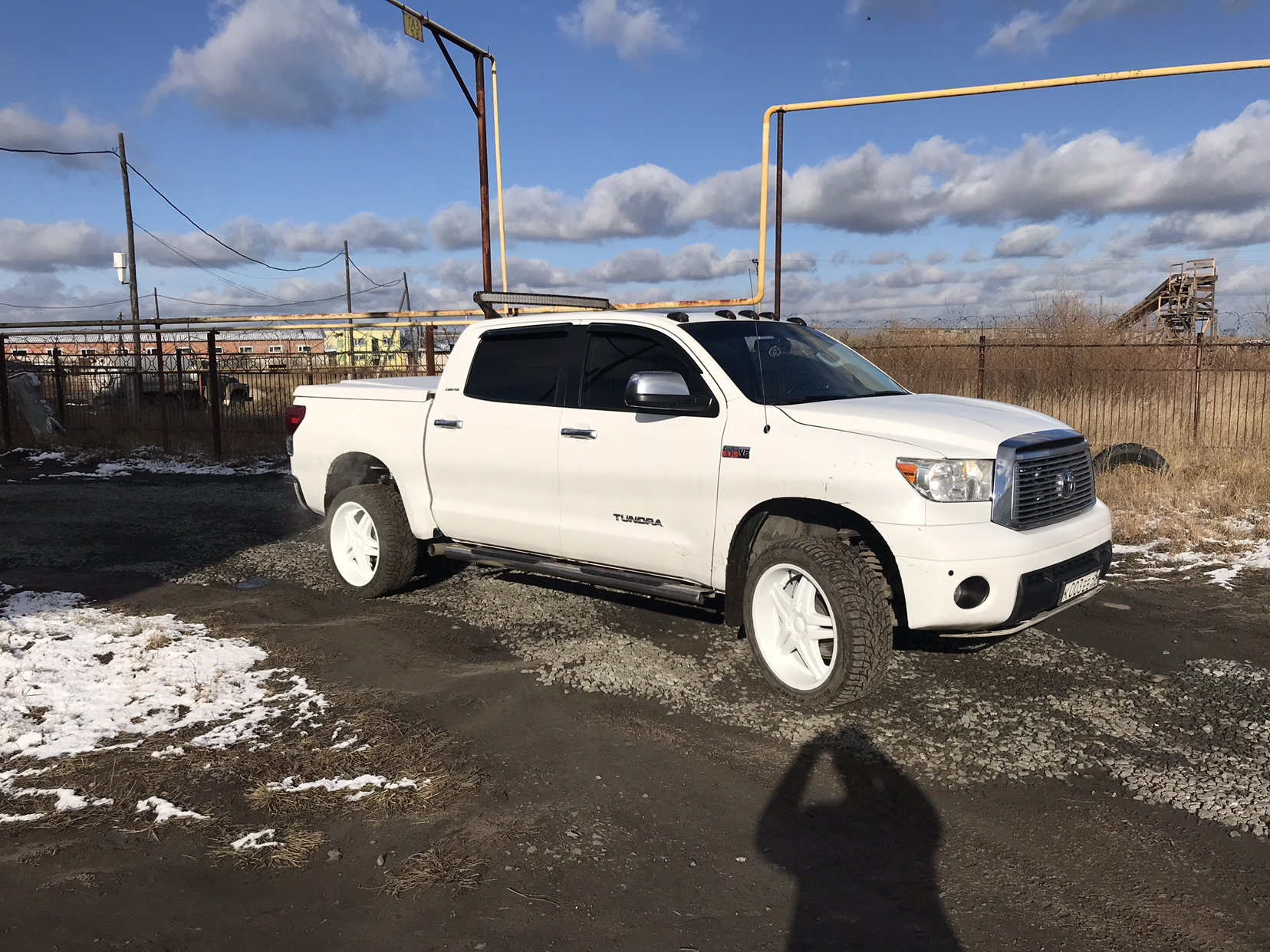 Тундра белый. Тойота тундра 2010. Toyota Tundra 5,7 Hemi. Тойота тундра белая. Тойота тундра 2010 белый.