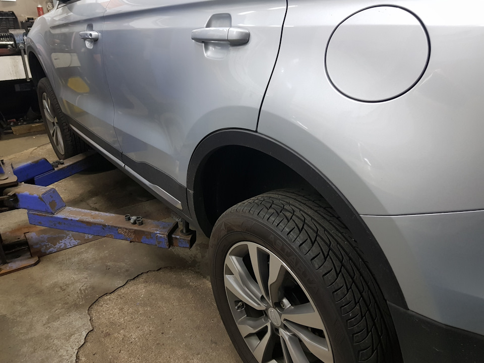 Диски на джили атлас. Geely atlas 2. Колеса джили атлас про. 4 черный на 20 дисках. Резина на новый джили атлас.