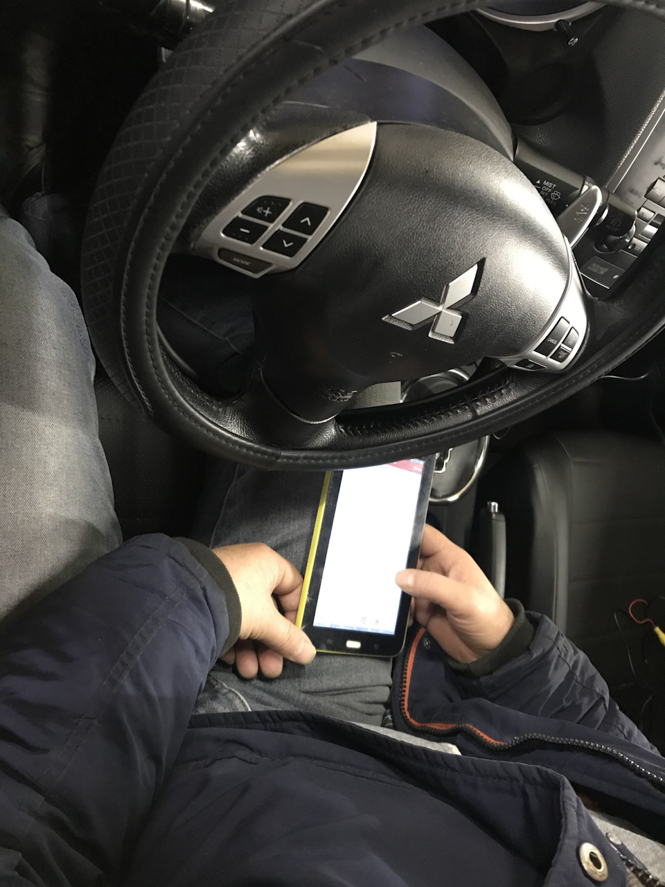 Mitsubishi ASX 2013 года выпуска. Калибровка датчика поворота руля ...